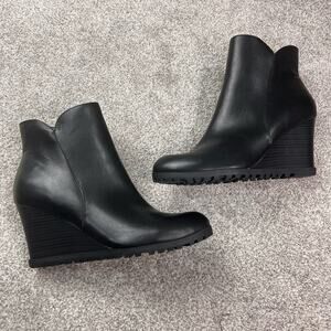 New, Unisa Cela Black Wedge Bootie size 11